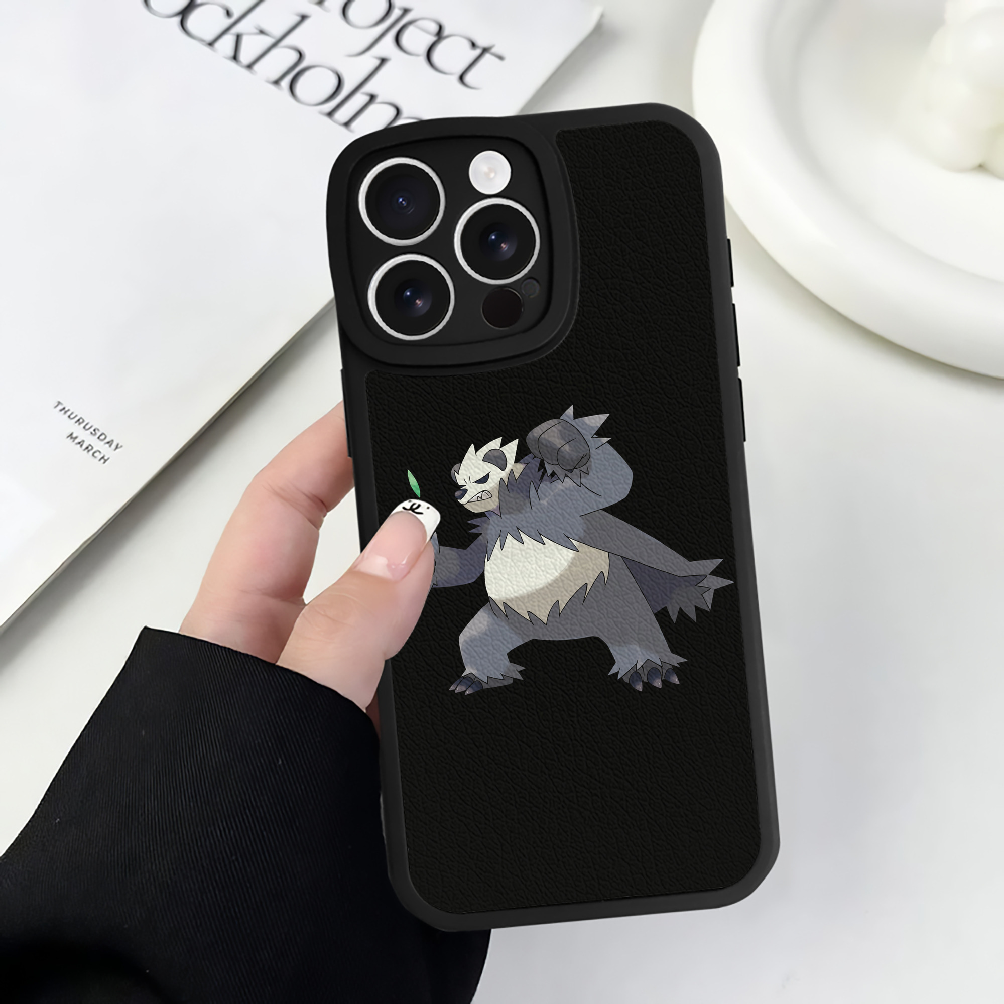 （画像用） ポケットモンスター Pokémon 【iPhone 16シリーズ対応】シリコンスマホケース（レザー調） 材質：シリコン